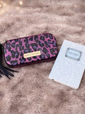 Marc Jacobs Make Up Case & Pocket Notebook Set